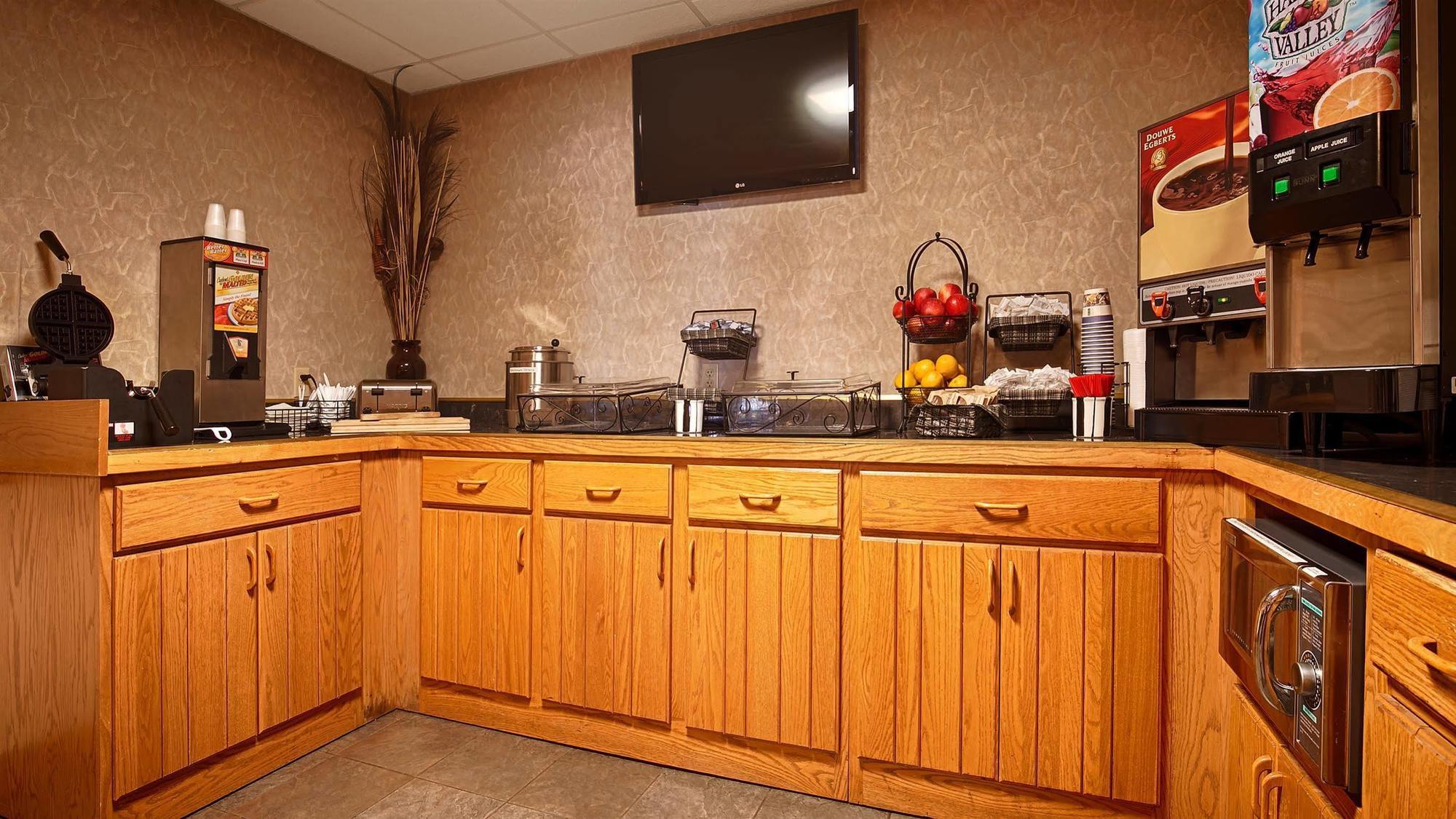 Best Western Of Alpena Bagian luar foto
